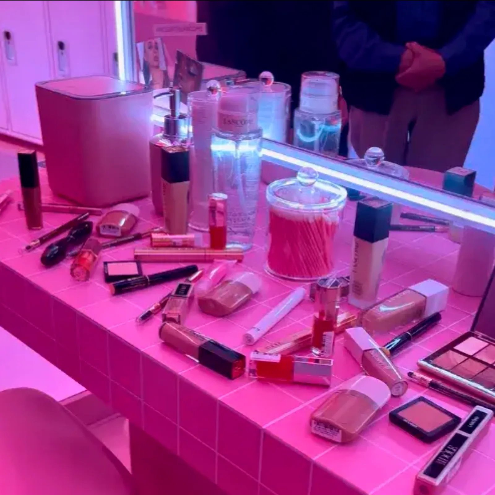 Interior de Idôle House, la Future Store de Lancôme en Ciudad de Guatemala