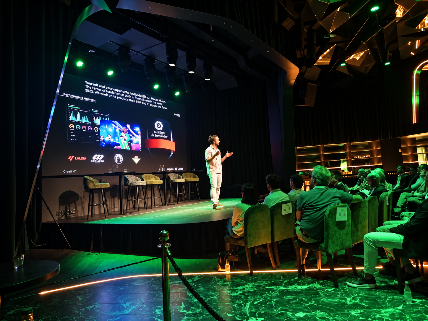 Edgar Sanjuán presents the Emogg Analytics case at Andorra Open Valley.