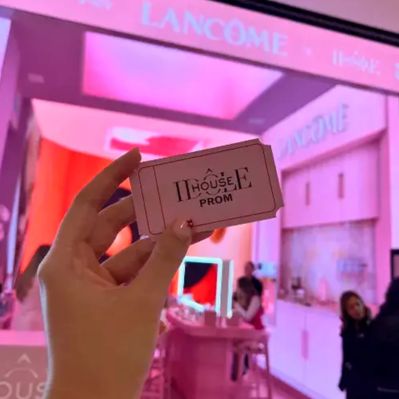 Interior de Idôle House, la Future Store de Lancôme en Ciudad de Guatemala
